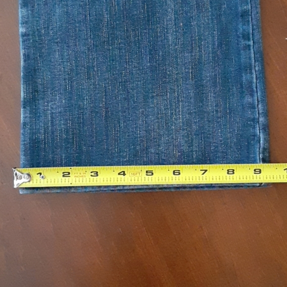 Chico's  Platinum  Denim Women.  Siz 1 - Picture 8 of 8
